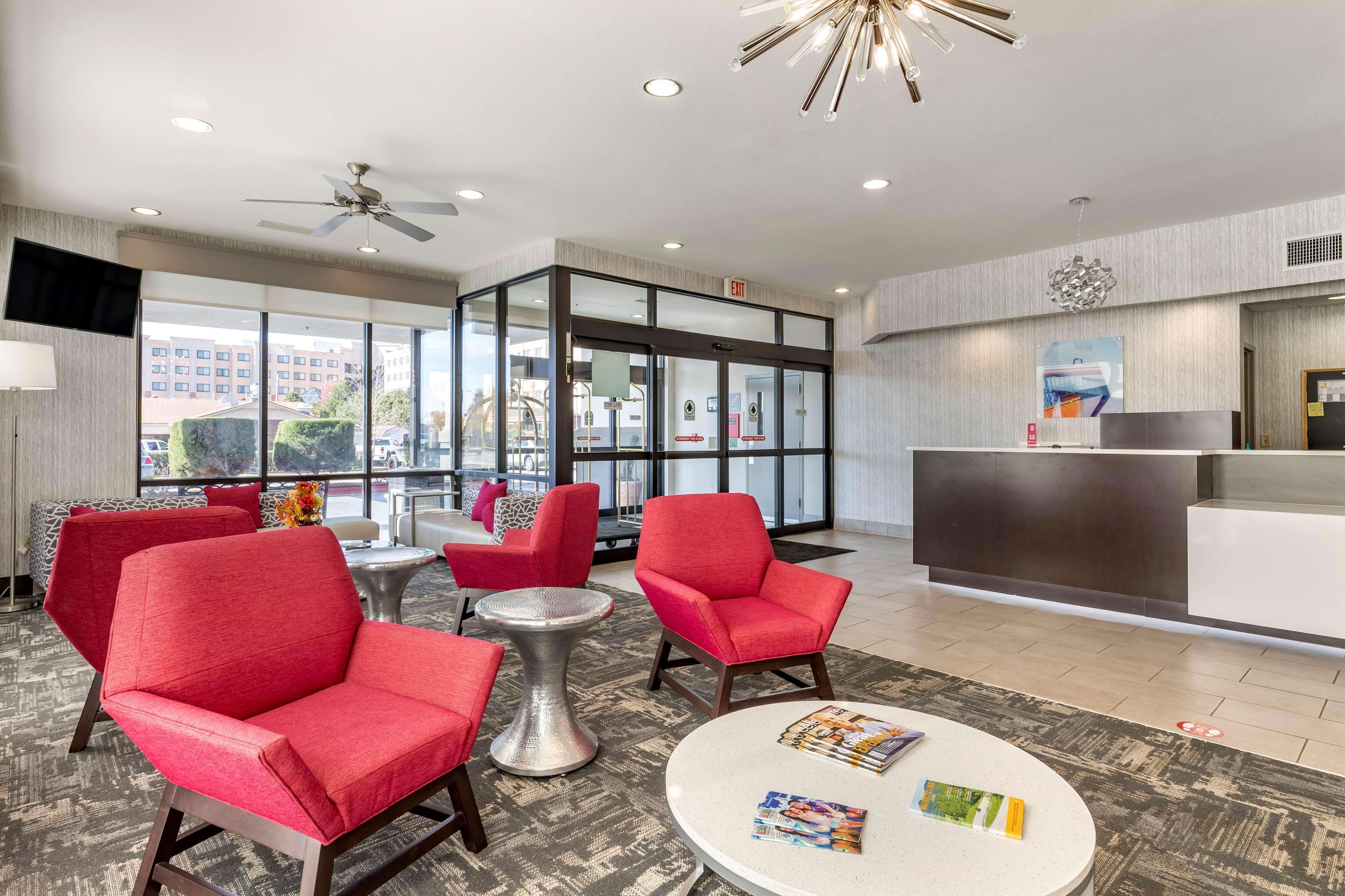 Best Western Plus Castlerock Inn & Suites Бентънвил Екстериор снимка