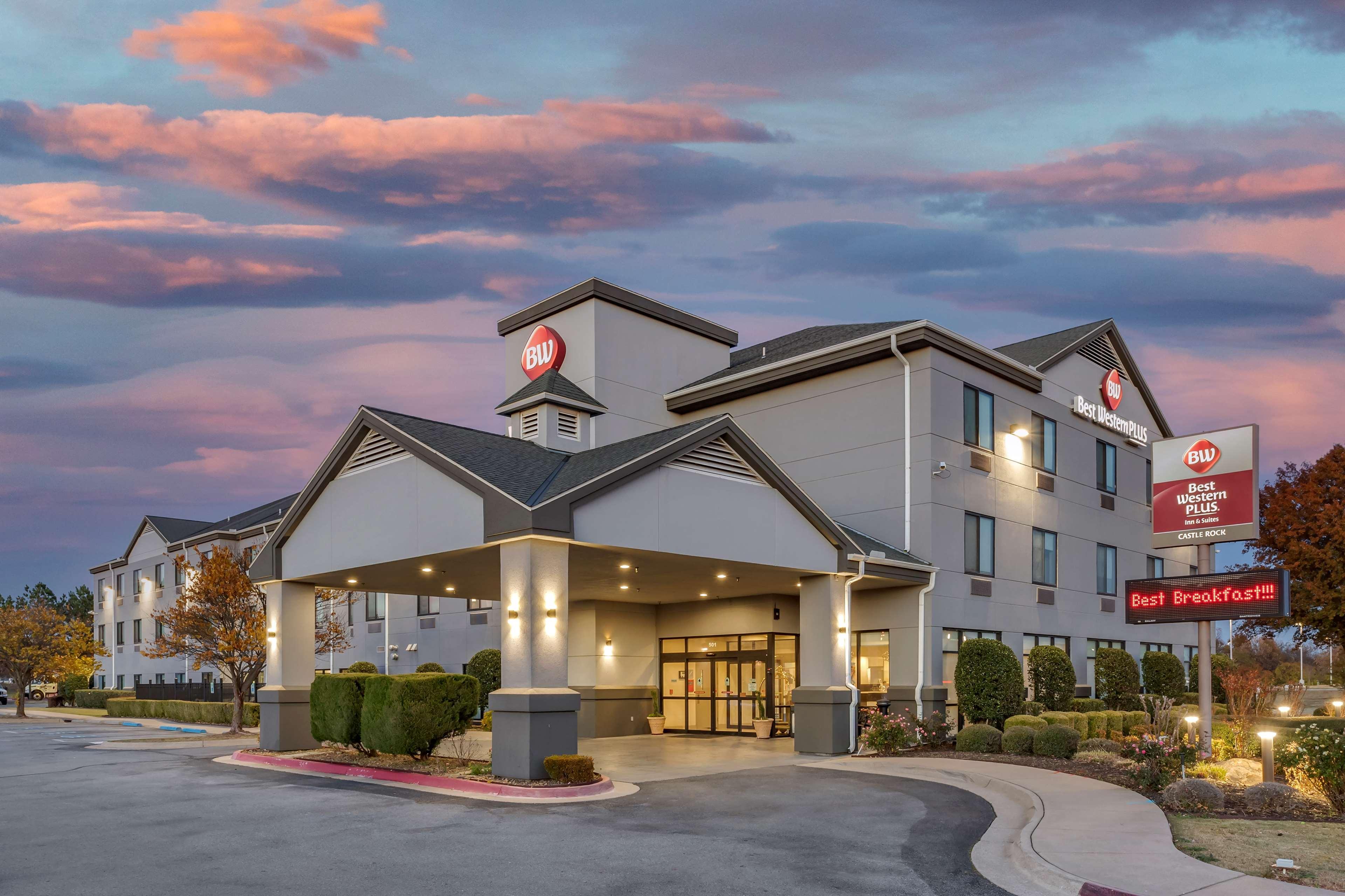 Best Western Plus Castlerock Inn & Suites Бентънвил Екстериор снимка