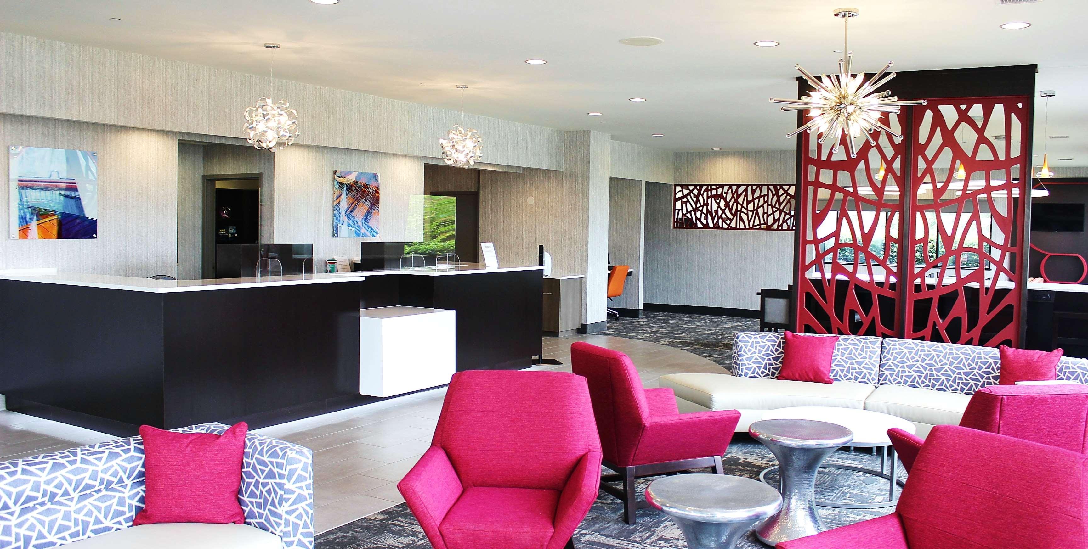 Best Western Plus Castlerock Inn & Suites Бентънвил Екстериор снимка